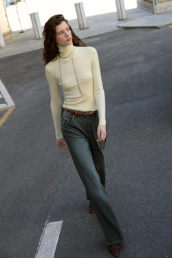 ZARA СВИТЕР ИЗ ШЕРСТИ С ВЫСОКИМ ВОРОТНИКОМ, СВЕТЛО-ЖЕЛТЫЙ