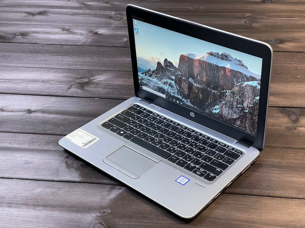 12.5" Ноутбук HP EliteBook 820 G4 (1366x768, Intel Core i5-7300U, RAM 4ГБ, SSD 128ГБ, Intel HD Graphics 620, Win 10Pro)