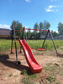 Монтаж уличных качелей Sv Sport с горкой