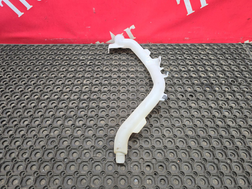 Горловина бачка омывателя 2020 г