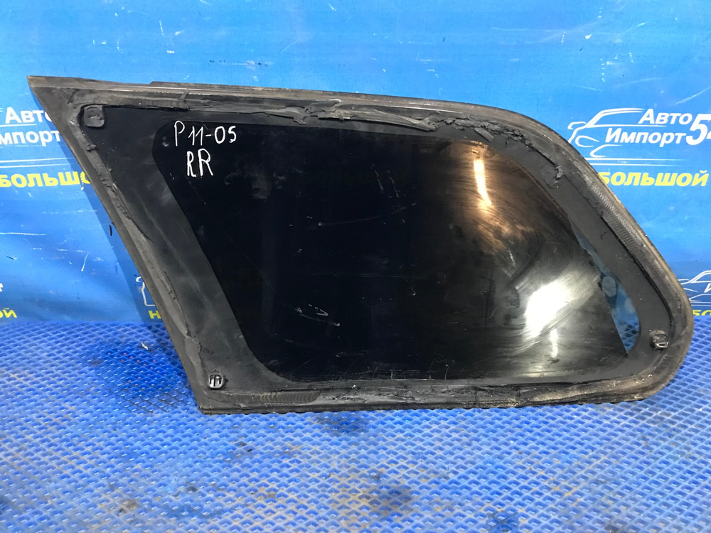 Стекло багажника правое NISSAN PRIMERA 1999