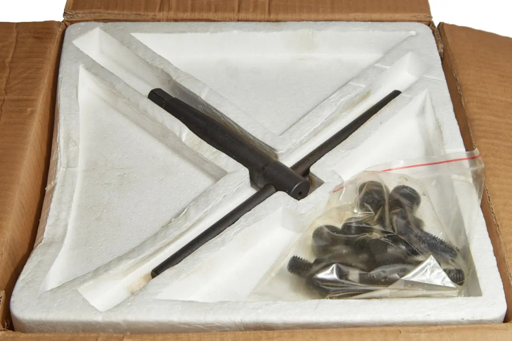 Токарный патрон К11-250/С6, посадка на условный конус 6, трехкулачковый, самоцентрирующийся