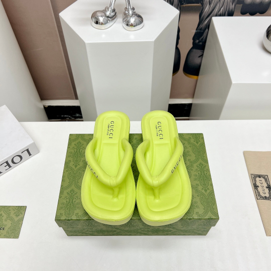 Gucci Thong Platform Sandal