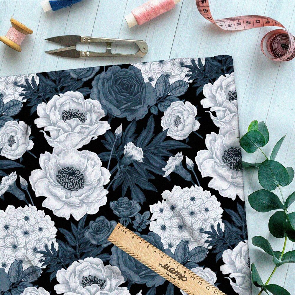 Ткань шифон густые ненасыщенные цветы на чёрном фоне