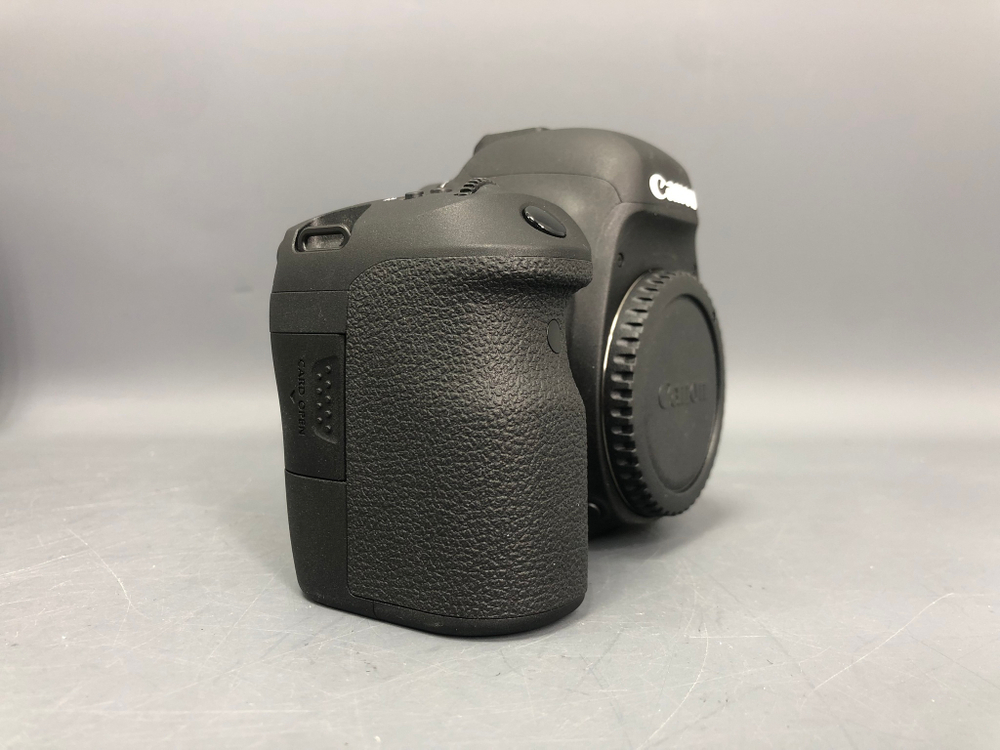 Canon EOS 6D Mark II (2.700 кадров)