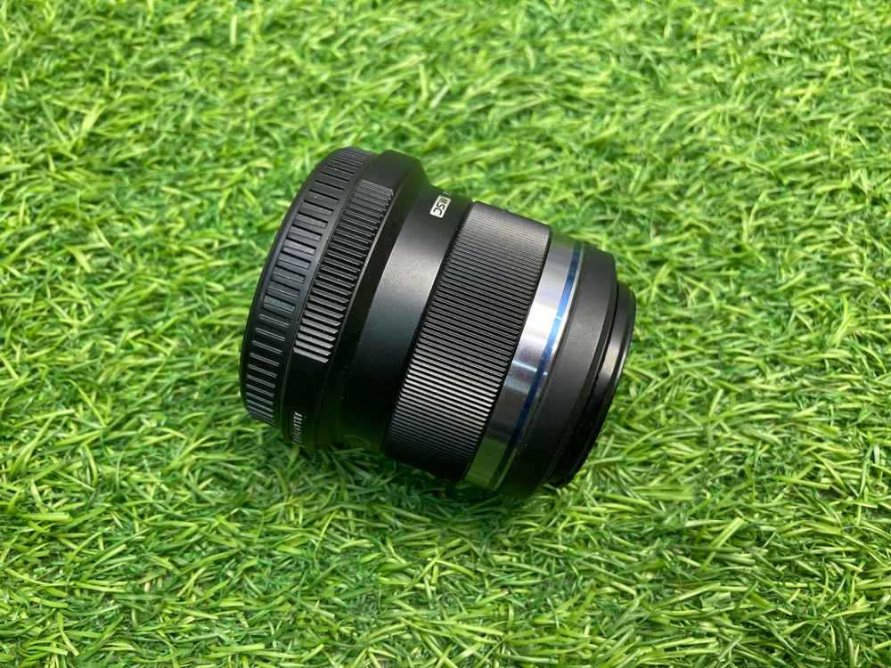 Olympus 25mm 1.8 Micro 4/3