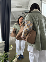 Объемный жилет из эко-кожи