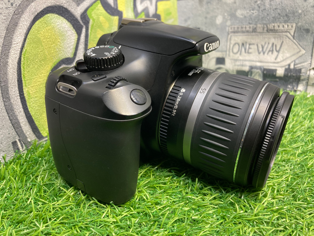 Canon EOS 1100D kit EF-S 18-55mm 3.5-5.6 ll