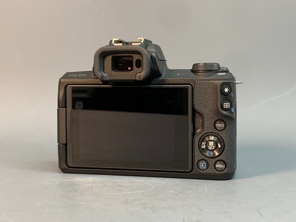 Canon EOS M50 Kit 15-45mm 3.5-6.3 IS STM 1.000 Кадров