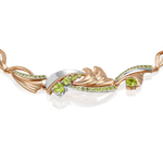 Браслет «Стихия Земли» из комбинированного золота c хризолитами Артикул: 05-0798-00-205-1111