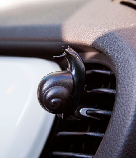 Аромадекор для автомобиля и дома FOREST SNAIL УЛИТКА (благородный уд) в блистере, Mr&Mrs Fragrance