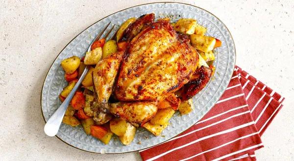 Запеченый корнишон в домашней аджике