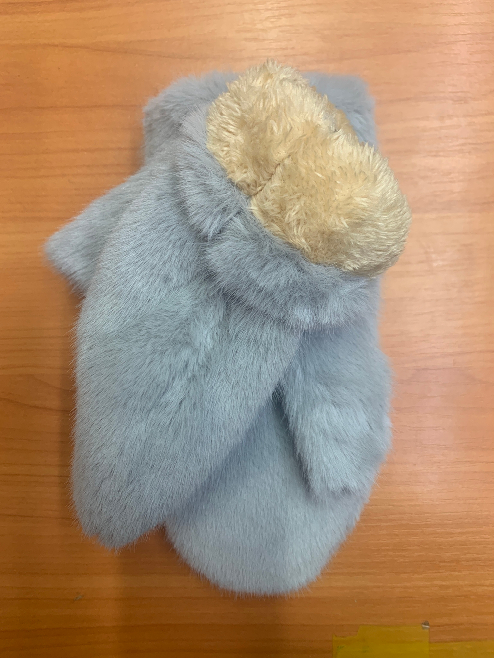 Варежки. Женские. Материал верха: Искусственная норка. Подклад: Плюш-флис. В упаковке разные цвета. 12 шт в упаковке.