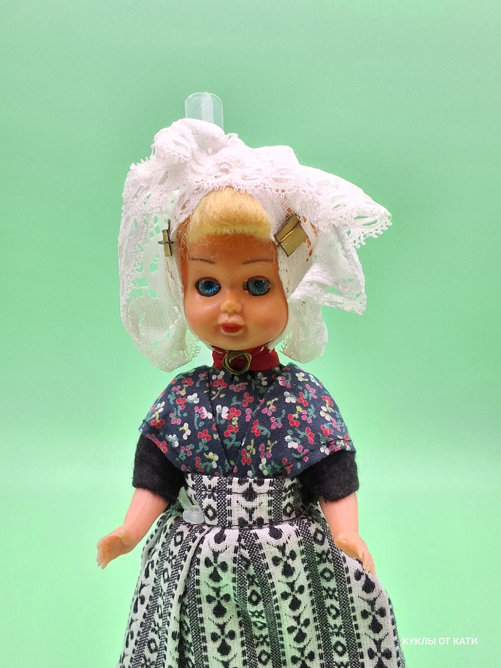 Коллекционная кукла голландка винтаж 03016