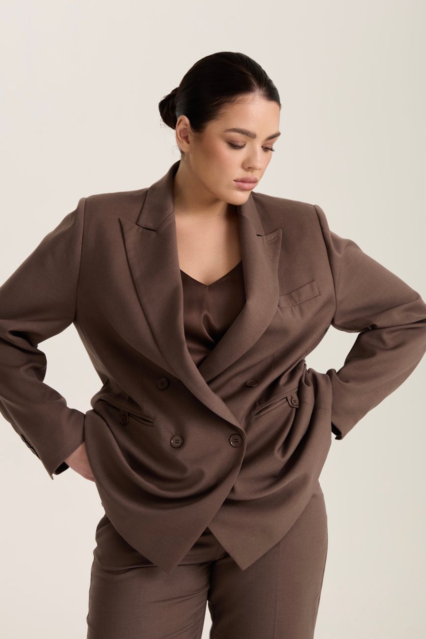 Жакет двубортный с имитацией пояса, мокко
