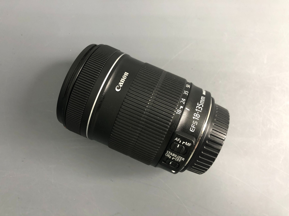 Canon EF-S 18-135mm 3.5-5.6 IS