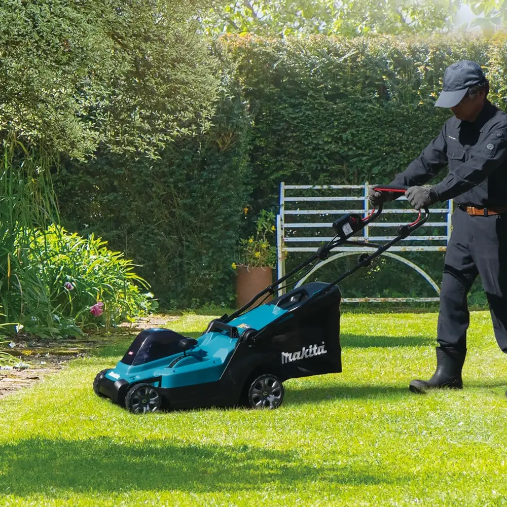 Аккумуляторная газонокосилка Makita LM003GM103