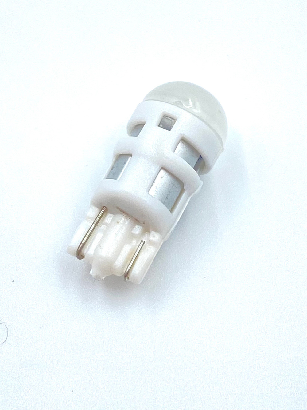 Лампа светодиодная бесцокольная T10 1 SMD Аналог Osram W5W Свет белый 9/32V