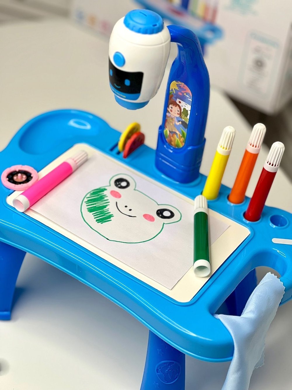 Доска для рисования с проектором, 12 фломастеров в комплекте (201171914)