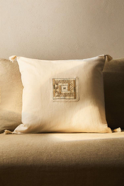 ZARA HOME ЧЕХОЛ ДЛЯ ДЕКОРАТИВНОЙ ПОДУШКИ С ВЫШИВКОЙ И КИСТОЧКАМИ, СВЕТЛО-БЕЖЕВЫЙ