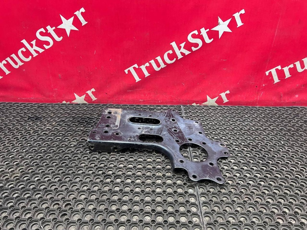 Кронштейн кабины передний правый 2023г.