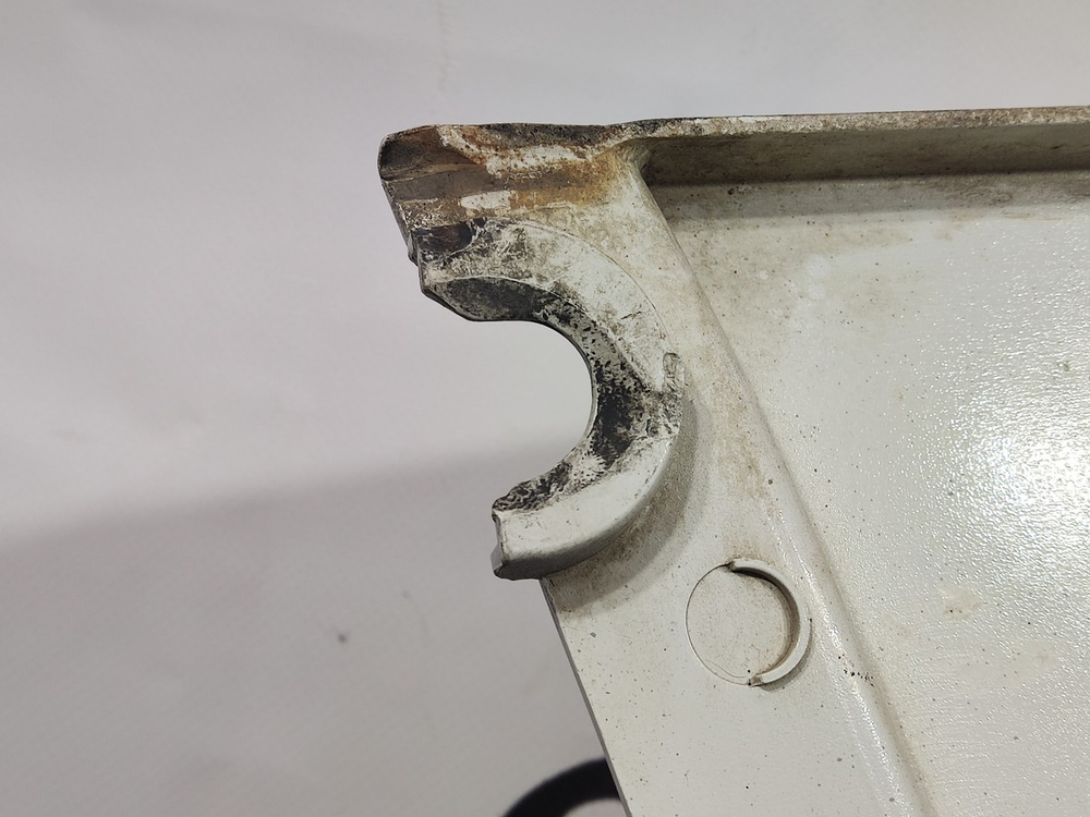 Облицовка фары левой