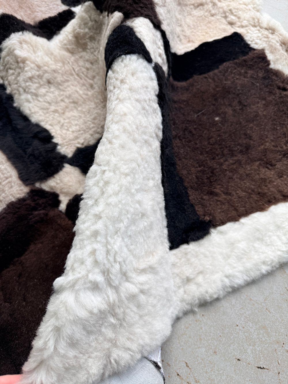 Ковер прямоугольный натуральный мех овчина, 200 х 180 см.