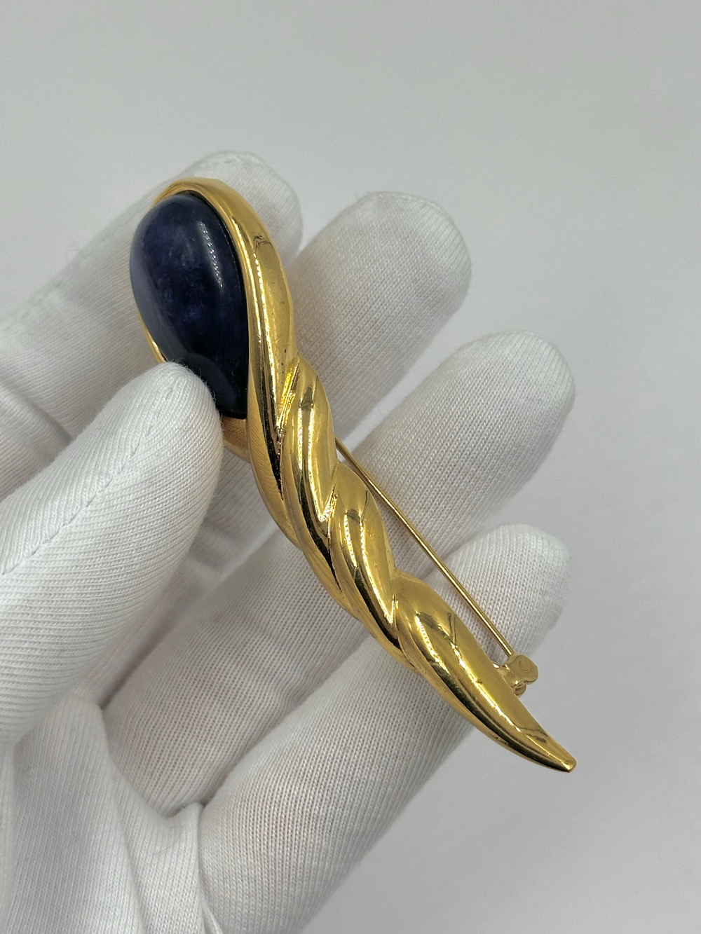 Брошь с синей вставкой Jean Louis Scherrer