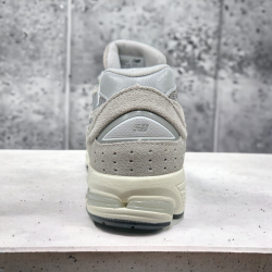 New Balance 2002R • Gray