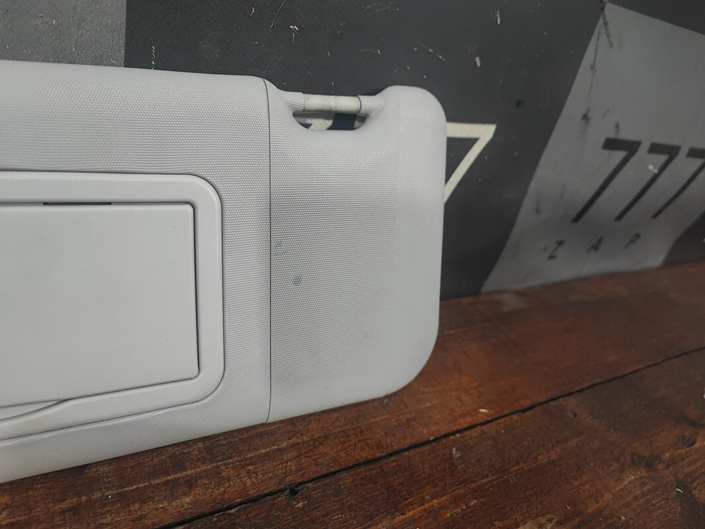 Козырек солнцезащитный левый LADA Vesta 15-нв Б/У Оригинал 8450008060