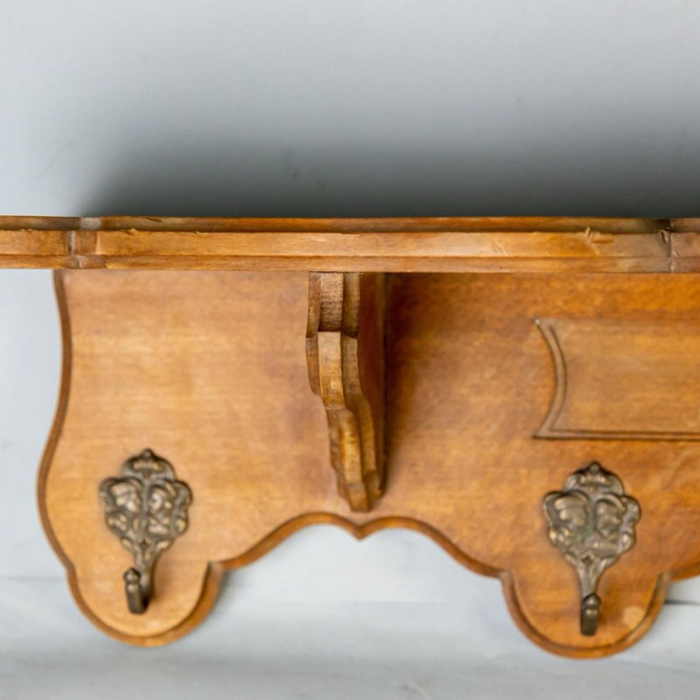 Винтажная настенная вешалка