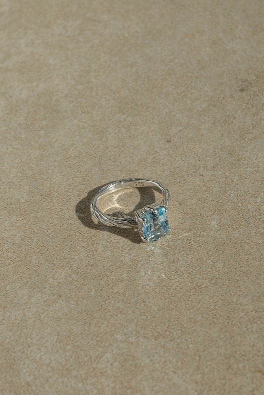 Кольцо Mireille с голубым топазом / Mari Cush