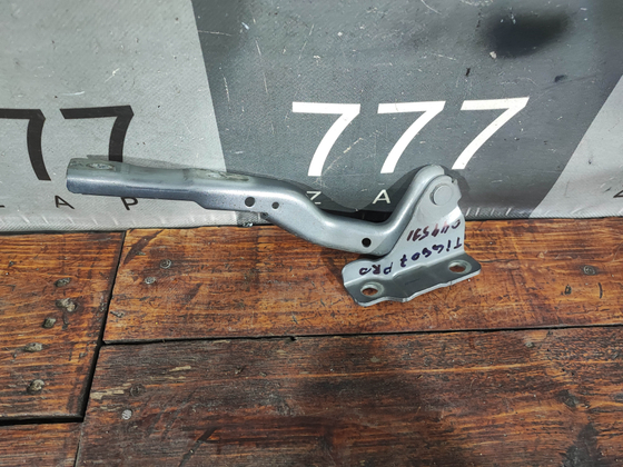 Петля капота левая Chery Tiggo 7 Pro 20-нв Б/У Оригинал J268402030