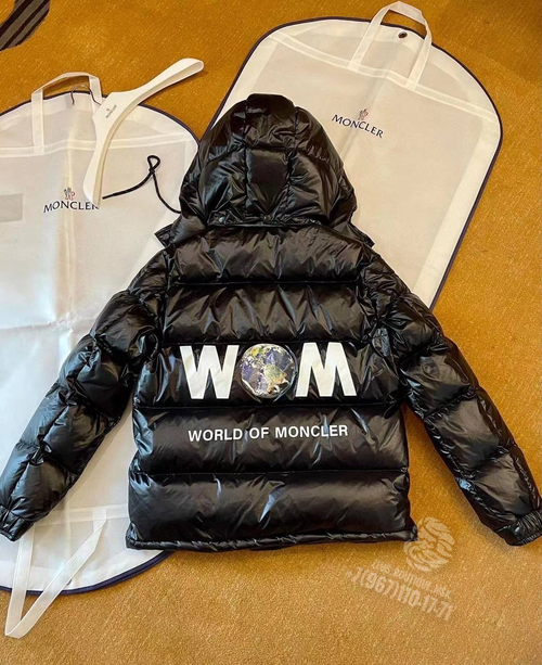 Пуховик Moncler