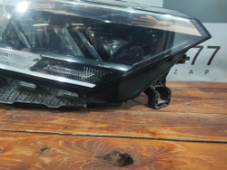 Фара правая LED Volkswagen Polo 6 Оригинал целая 6N5941006A