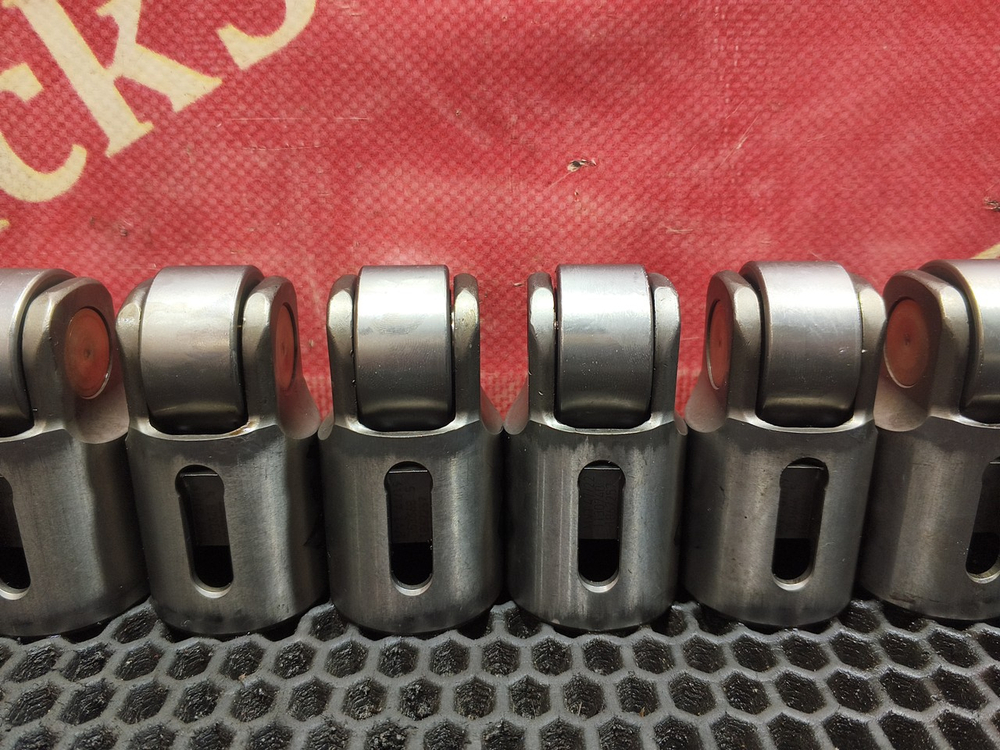 Комплект толкателей выпускного клапана 2019г.