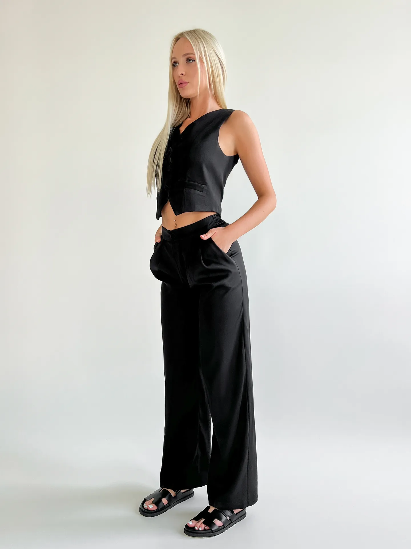 Костюм Miss Diva 11404 однотонный из жилетки и брюк-палаццо