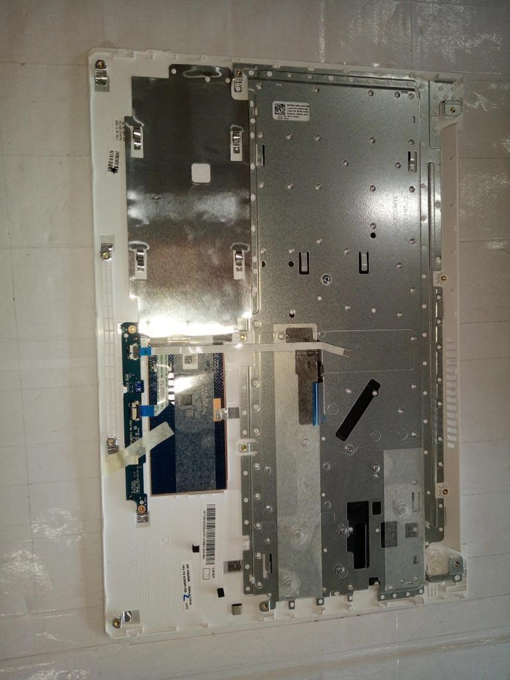 Верхняя панель с клавиатурой (топкейс) для ноутбука Lenovo 510-15IKB черная, расскладка - русская+украинская (5CB0M31258)