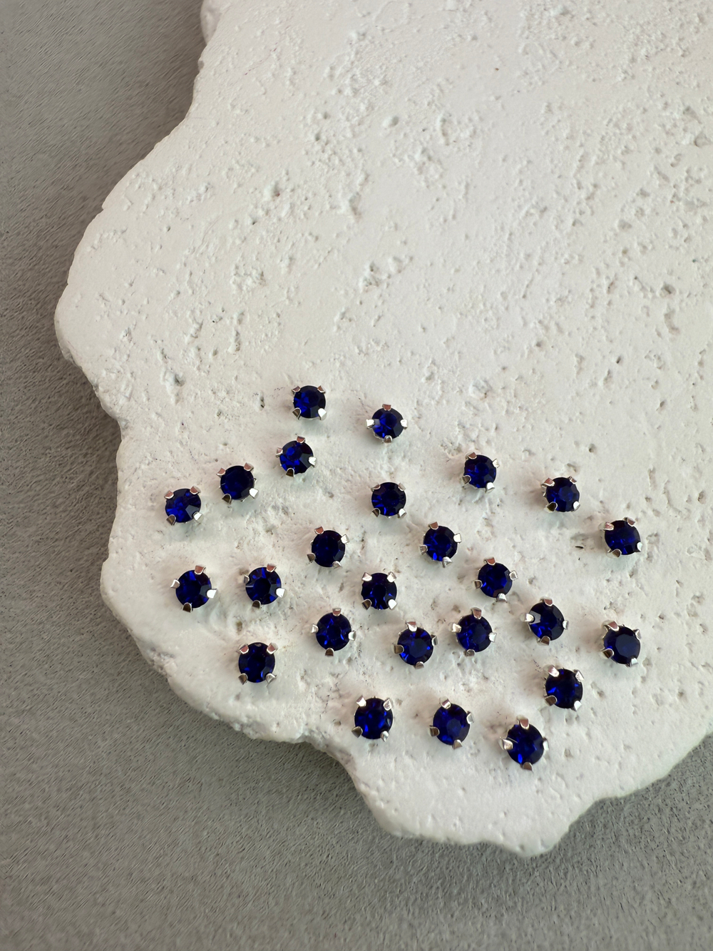 Шатоны 4 мм, Синий в серебре, 25 шт