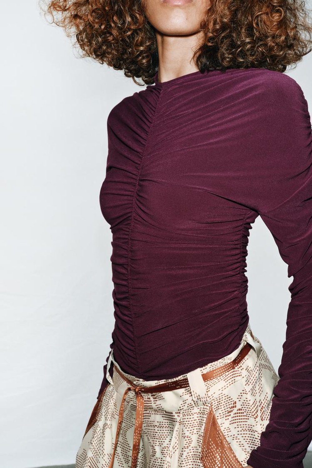 ZARA БОДИ СО СБОРКАМИ, БАКЛАЖАННЫЙ