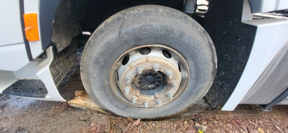 Shacman (Shaanxi) SX* 4x2 Седельный тягач SX4188YY381 (Дизельный, 12,5 л, 473 л.с., МТ)