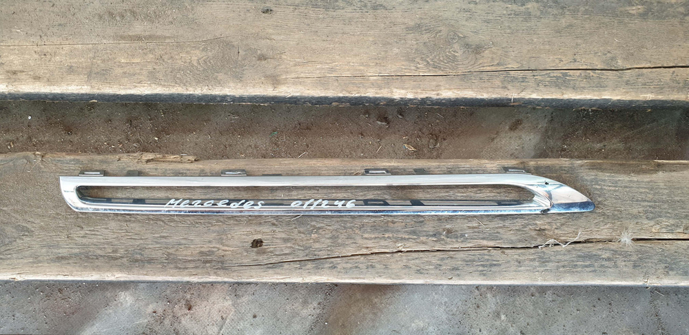 Молдинг решетки радиатора Mercedes GLE (W166) 15-18 Б/У Оригинал A1668881685