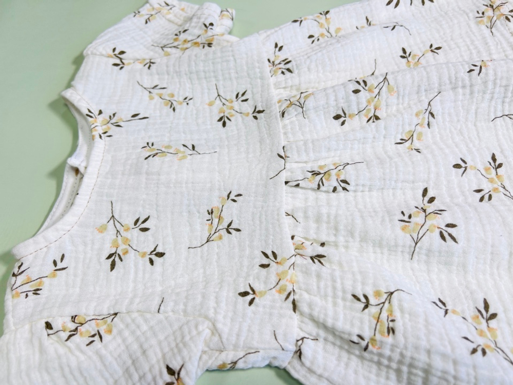 Платье из нежного муслина для малышки