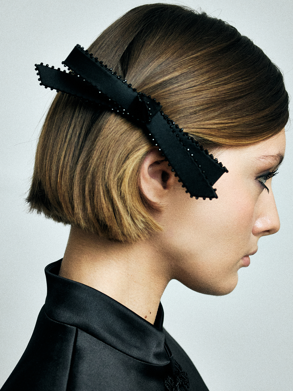 Бант "Стрекоза" коричневый с декором