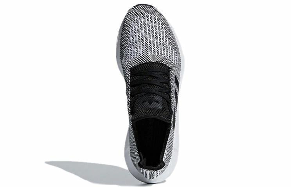 Кроссовки Adidas Originals Swift Run