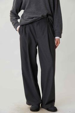 Брюки мужские со складками серого цвета из шерсти
