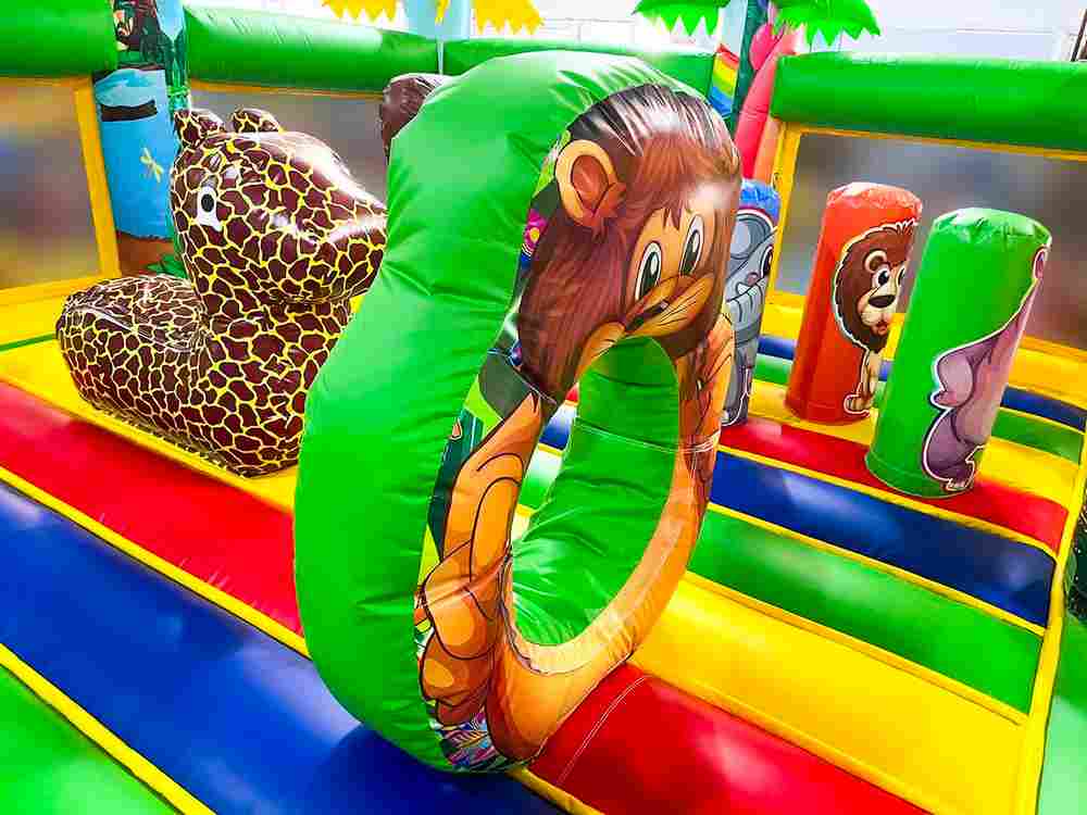 Коммерческий надувной батут «Зверята на радуге», без горки, 7*5*2,8 м