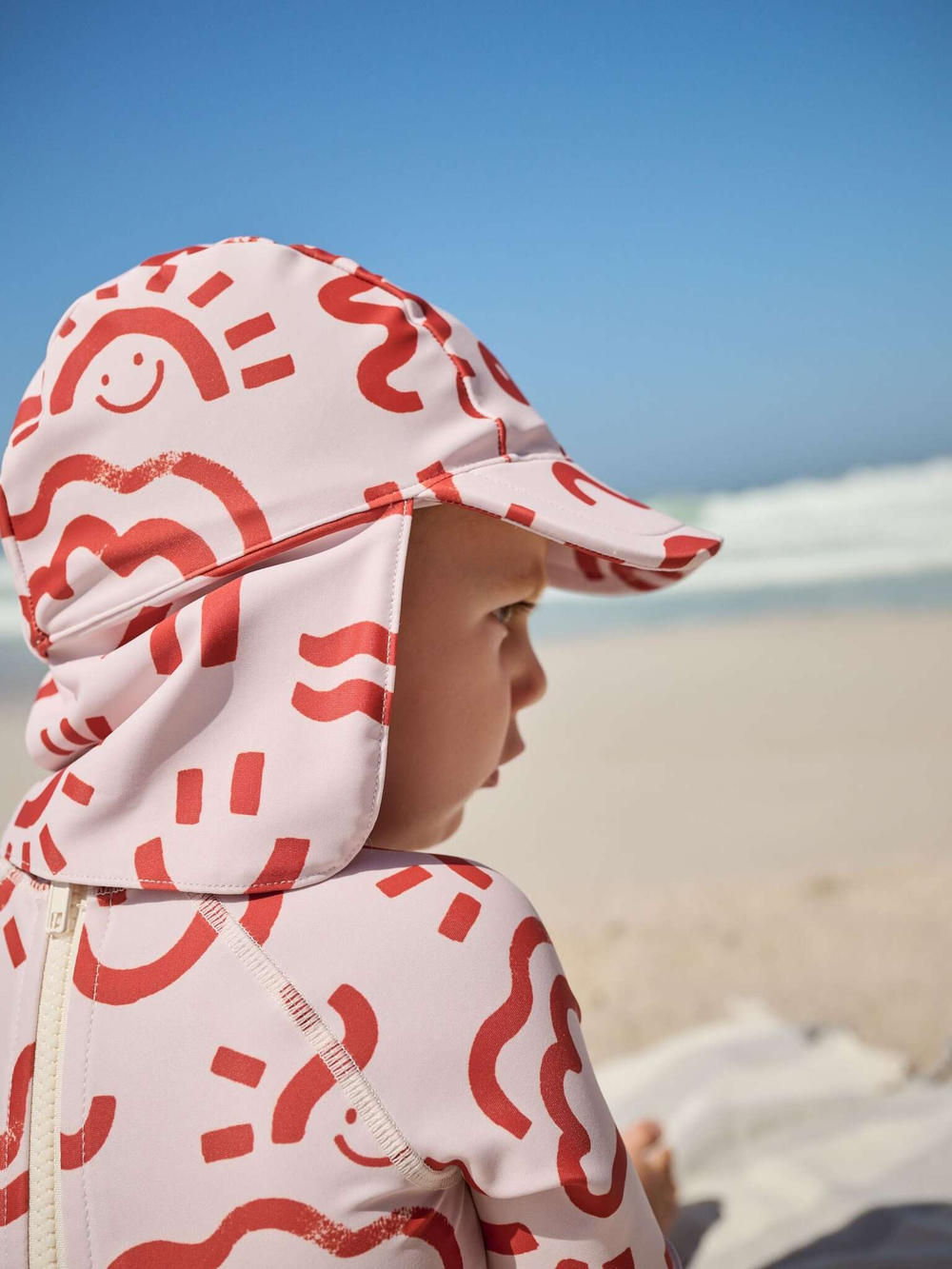 Костюм плавательный слитный и кепка в комплекте для мальчика Next E91-828, Красный, Светло-серый