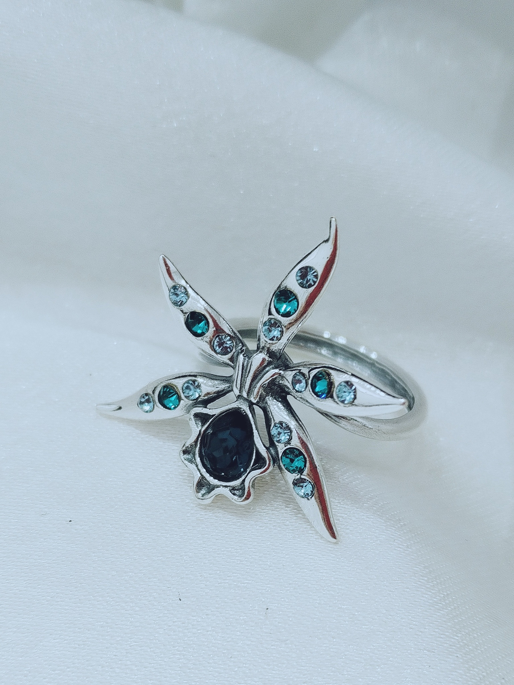 "Мильтассия" кольца из коллекции "Королева ночи" от Jenavi