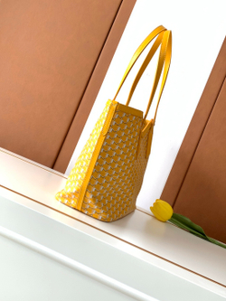 Moynat M Tote PM